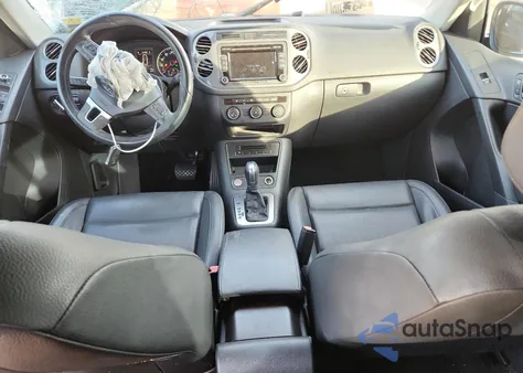 2015 Volkswagen Tiguan S z USA, uszkodzony, nr VIN WVGAV7AX2FW616102